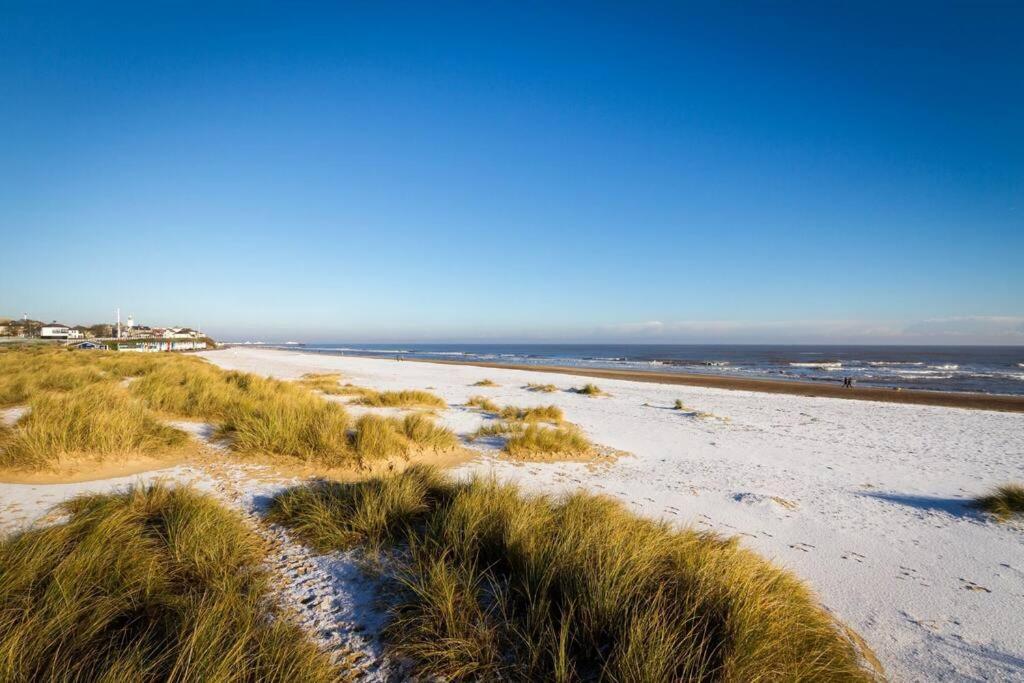 Covehithe House-Coastal Luxury- Sleeps 12-With Huge Swimspa! Wrentham Bagian luar foto