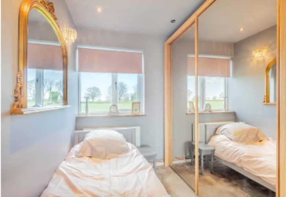 Covehithe House-Coastal Luxury- Sleeps 12-With Huge Swimspa! Wrentham Bagian luar foto