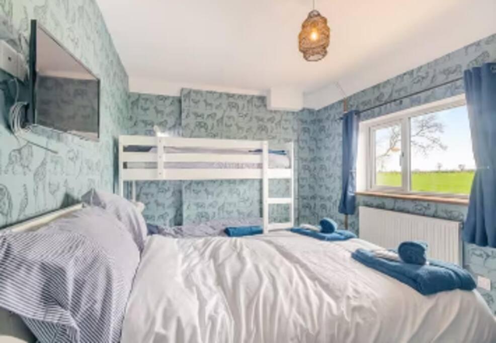 Covehithe House-Coastal Luxury- Sleeps 12-With Huge Swimspa! Wrentham Bagian luar foto