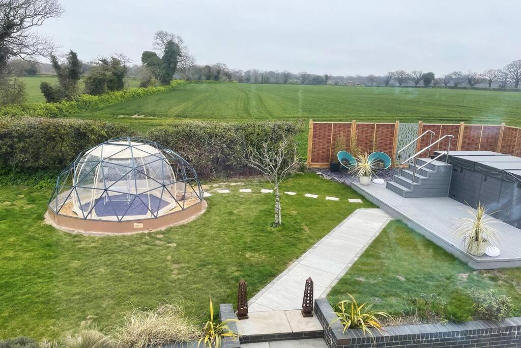 Covehithe House-Coastal Luxury- Sleeps 12-With Huge Swimspa! Wrentham Bagian luar foto