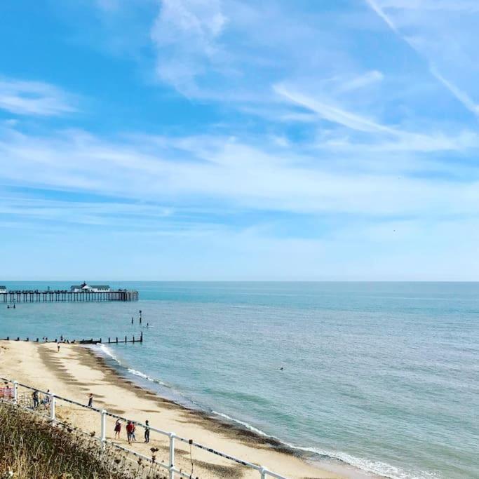 Covehithe House-Coastal Luxury- Sleeps 12-With Huge Swimspa! Wrentham Bagian luar foto