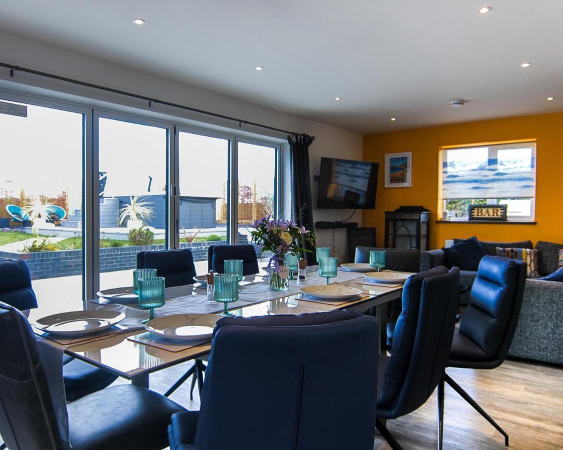 Covehithe House-Coastal Luxury- Sleeps 12-With Huge Swimspa! Wrentham Bagian luar foto
