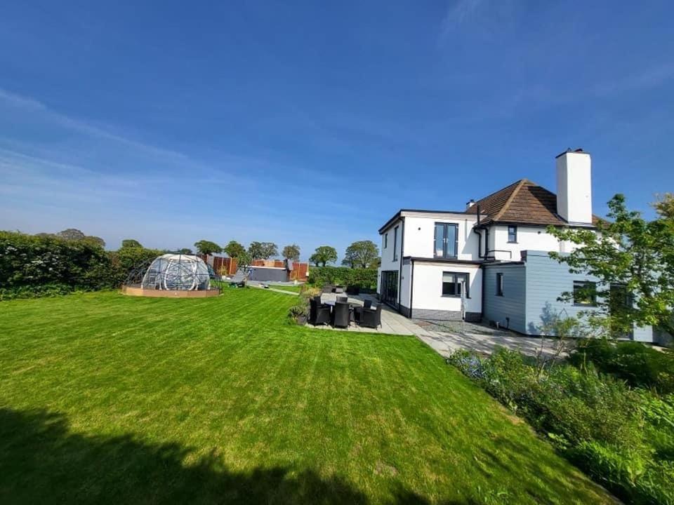 Covehithe House-Coastal Luxury- Sleeps 12-With Huge Swimspa! Wrentham Bagian luar foto
